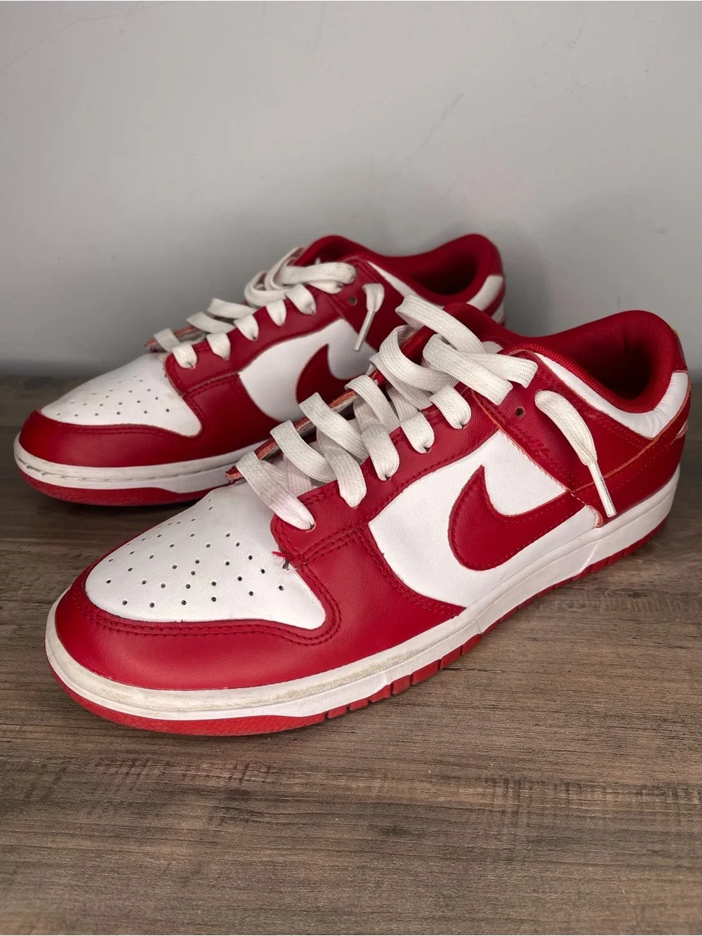 Men’s Nike Dunk retro‎ red white sneakers tennis shoes size 9.5